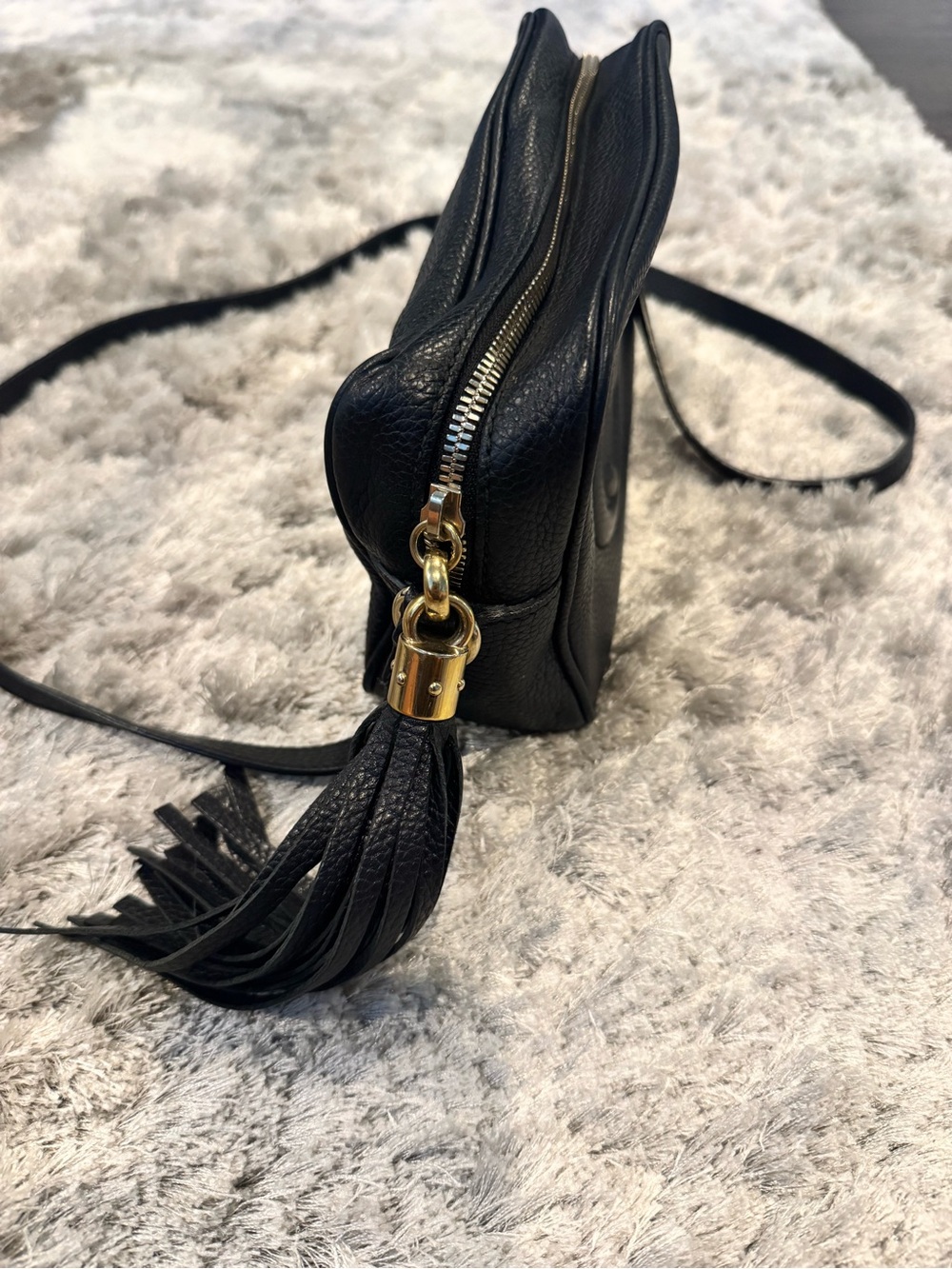Gucci Interlocking G Black Leather Soho Disco Crossbody with Tassel - Picture 5 of 10